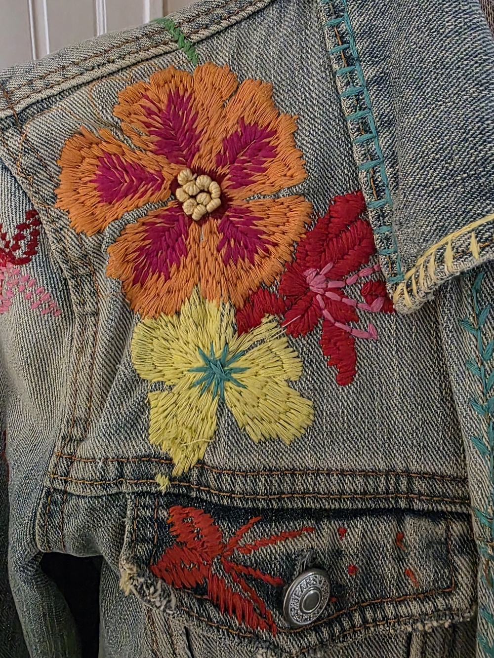 GAP Light Blue Denim Jacket with Multicolor Floral Embroidery - Picture 3 of 7